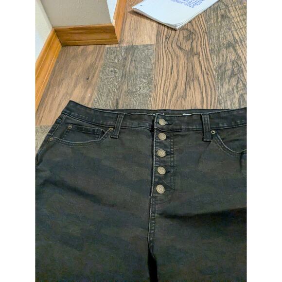 Time and True high rise curvy Camo button fly skinny jeans size 18 - Picture 2 of 5